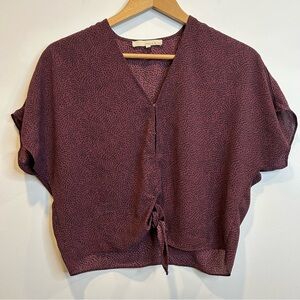 Monk & Lou Boxy short-sleeve tie-front blouse burgundy black polka dot